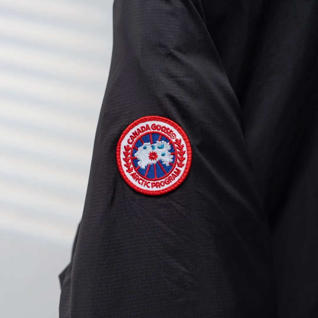 P880 CANADA GOOSE丨Canada Goose 5079 single zipper sleeve logo stand collar down jacket Color: Black Size: S-XXL